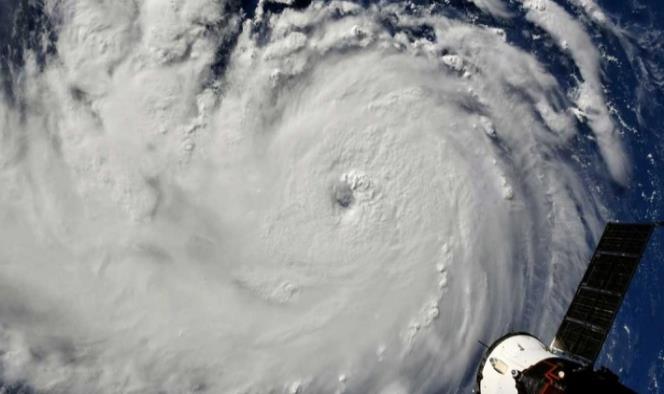 Huracán Florence alcanza categoría 3 con destino a EU