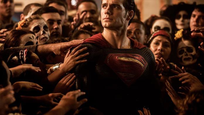 Henry Cavill trolea a los fans de Superman
