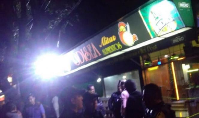 Mujer reta a ladrones y la matan en un bar de Coyoacán