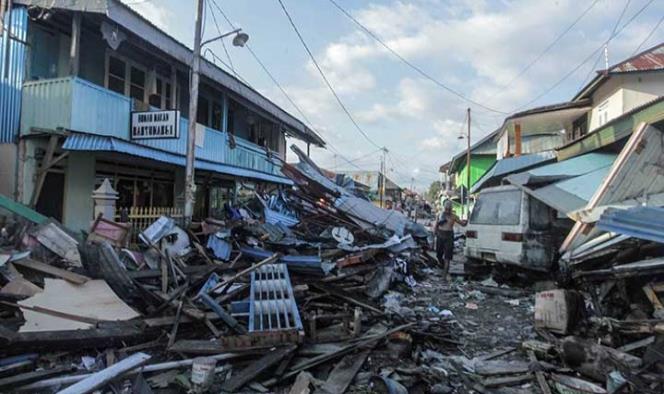 Alerta de tsunamis falló en Indonesia; suman 844 muertos