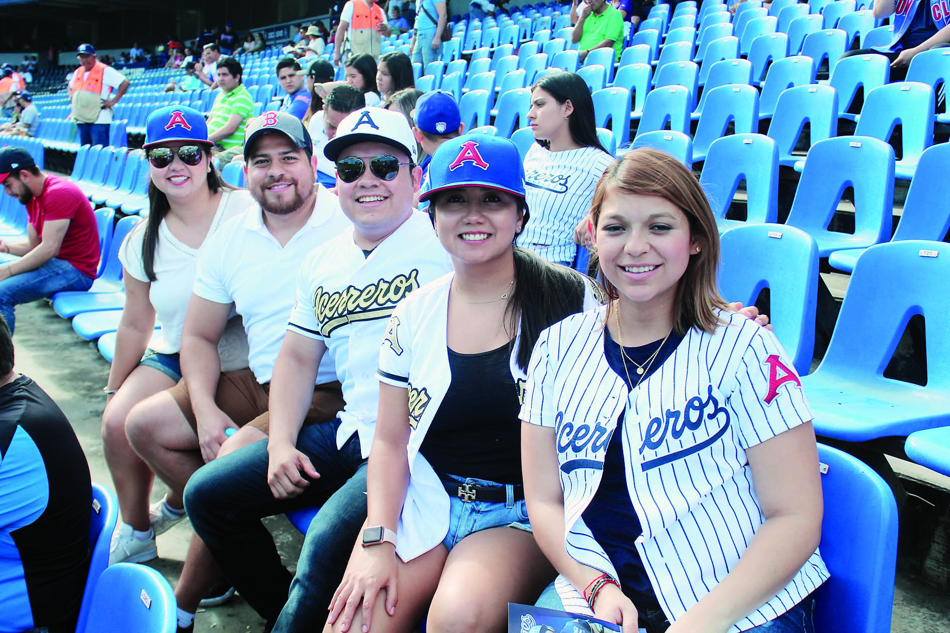 La Voz de la Afición Invade el Palacio Sultán