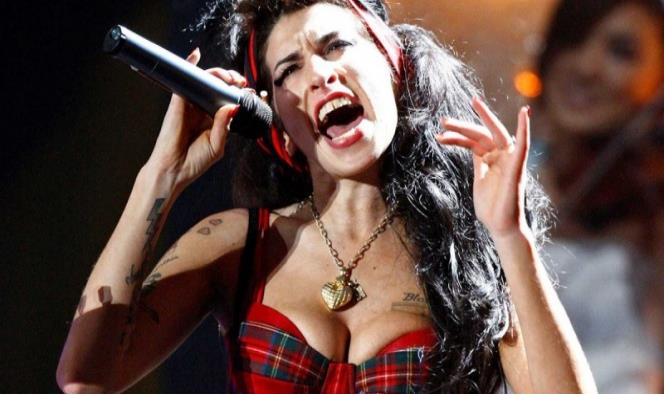 Amy Winehouse regresa a los escenarios como holograma
