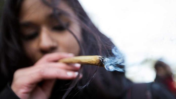 En Canadá disfrutan la legalización de la mariguana