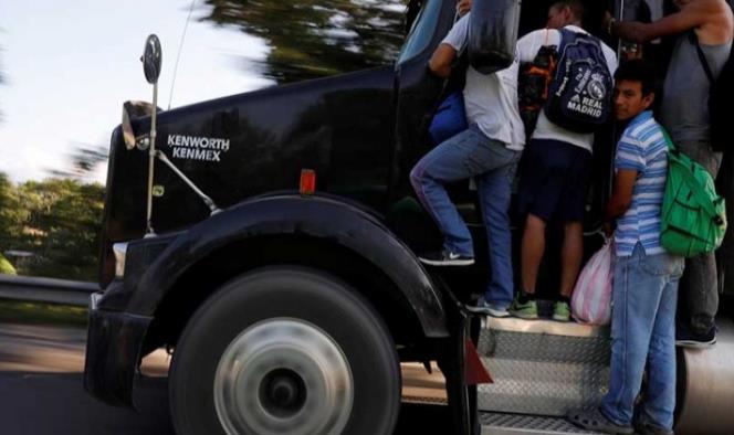 Por caravana migrante, Trump quiere militarizar la frontera con México