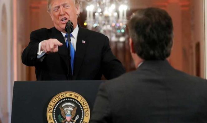 Trump pelea con reportero y le grita que se calle