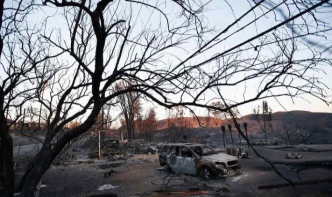 Aumentan a 31 los muertos por incendios en California