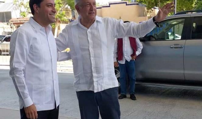 Llega López Obrador a Mérida para reunión sobre el Tren Maya