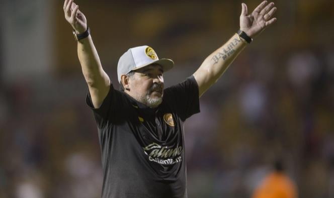 Maradona pide que le den a Boca Juniors la Libertadores