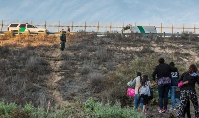 Caravana migrante se dispersa en Tijuana