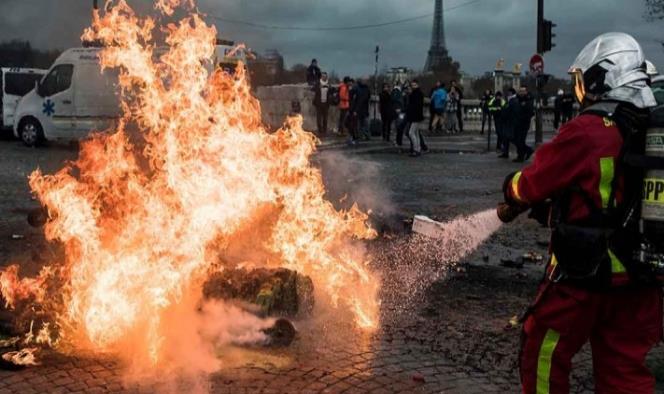 Francia cancela definitivamente gasolinazo para calmar protestas