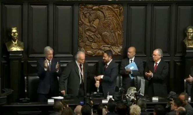 Senado entregó la Medalla Belisario Domínguez a Carlos Payán