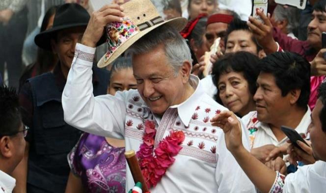 López Obrador afirma que bajará IVA e ISR en el Istmo