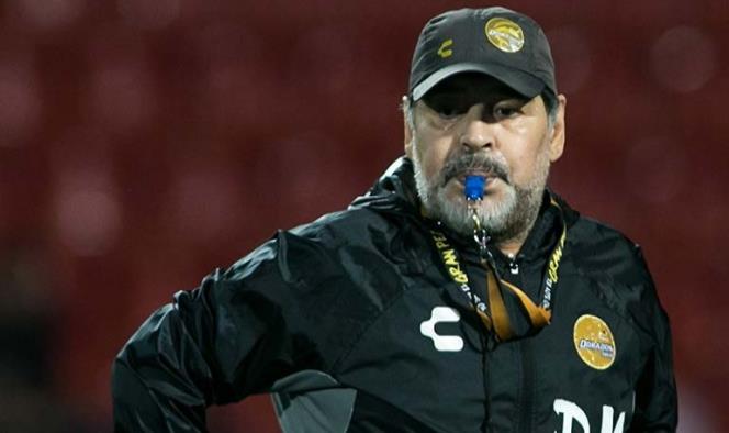 Internan a Maradona, reporta la prensa argentina