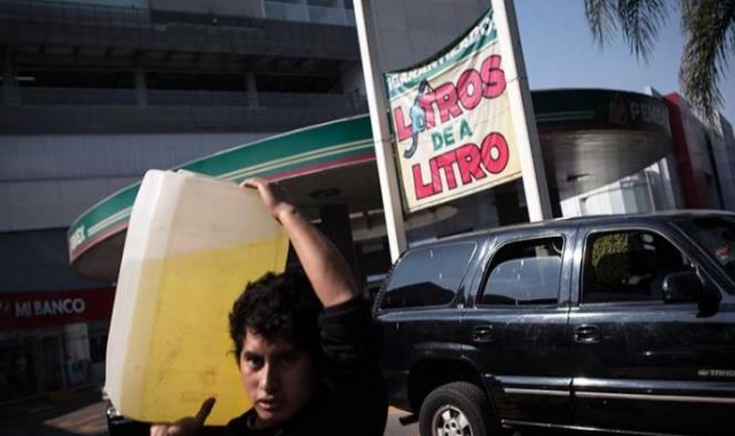 Venden gasolina en 16 pesos en Puebla