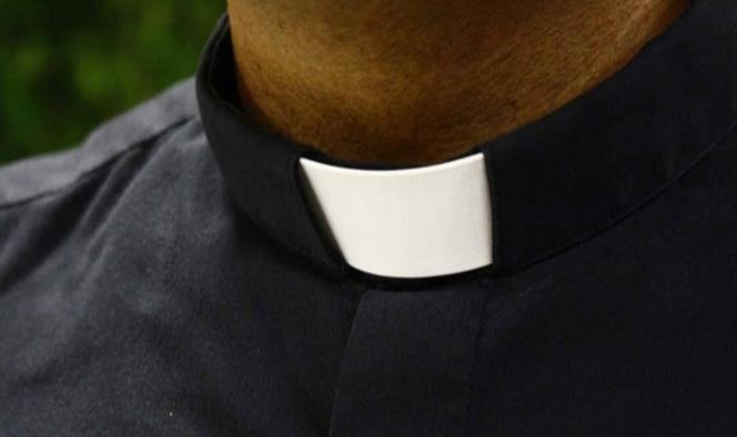 Arrestan 6 sacerdotes acusados de maltrato y abusos en Francia