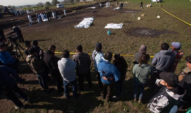 Suman 70 muertos por explosión en ducto de Hidalgo
