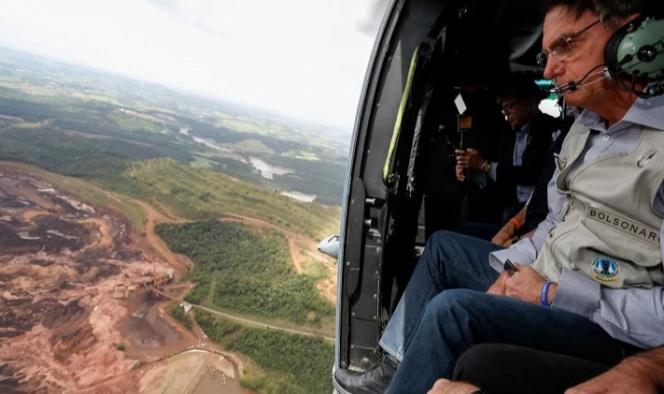 Bolsonaro visita zona de tragedia y promete justicia