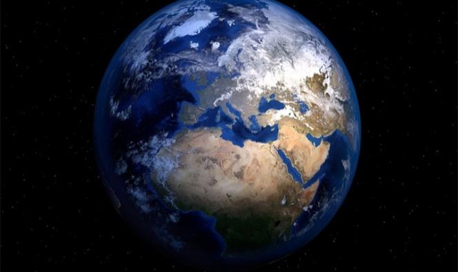 Observatorio reporta que bolsa de basura orbita sobre la Tierra