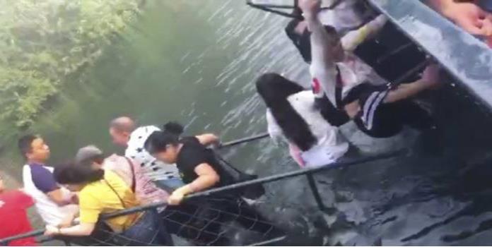 Turista derriba un puente por tomarse ‘selfie’