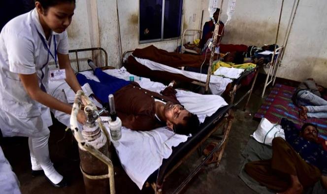 Alcohol adulterado causa 93 muertos en India
