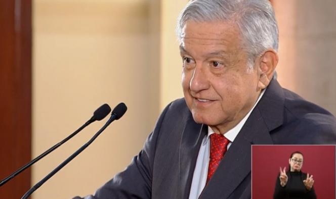 Contra ‘infamias’, López Obrador alista compromiso de ‘no reelección’