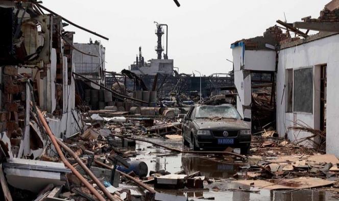 Suman 64 muertos en China por explosión en planta química