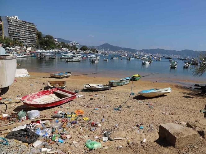 Vacacionistas dejan 400 toneladas de basura en Acapulco
