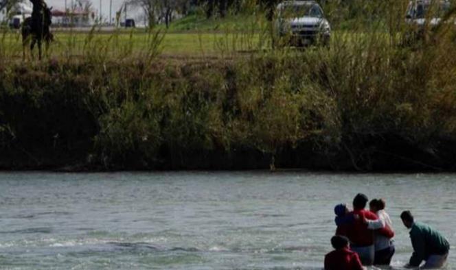 Bebé y dos niños desaparecen tras naufragar en río Bravo