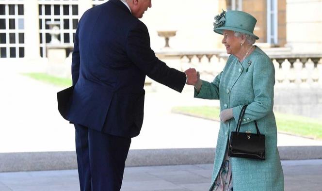 Trump visita Reino Unido; insulta a alcalde de Londres