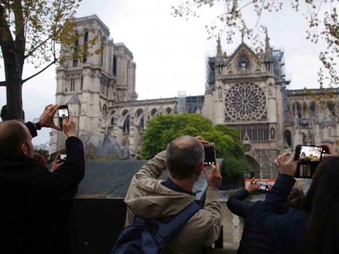 Niño tiene plomo en la sangre tras incendio en Notre Dame