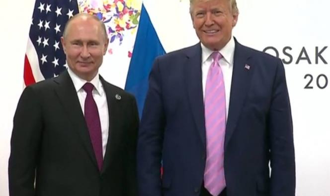 Trump pide a Putin no entrometerse en elecciones de EU