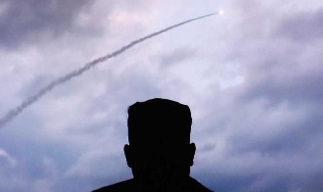 Norcorea lanza más misiles y amaga con romper con EU