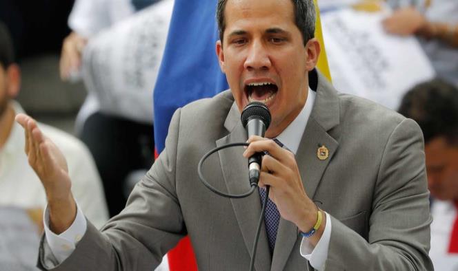 Denuncia Guaidó que Maduro planea disolver el Parlamento
