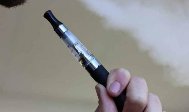 Investigan posible muerte por uso de cigarro electrónico en EU