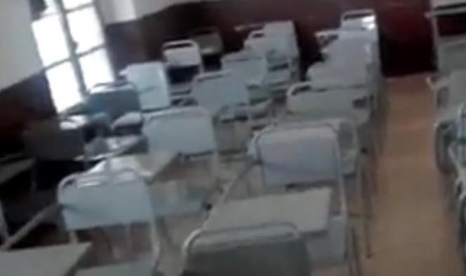 Profesor graba a fantasmas que lo asustan en salón de clases