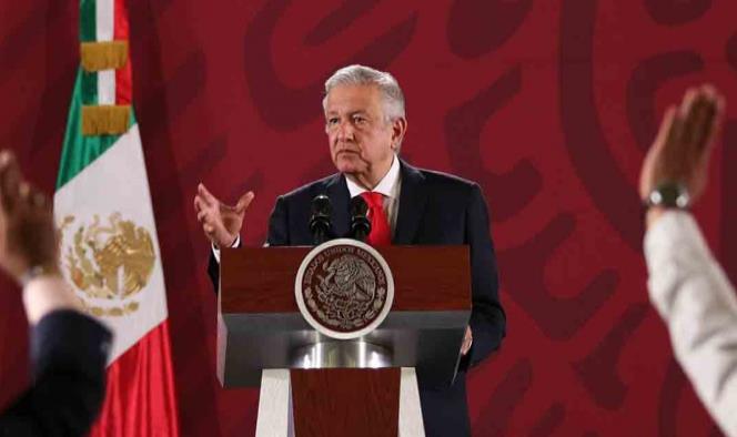 López Obrador aplaude renuncia de Romero Deschamps a sindicato de Pemex