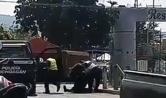 Capturan a 3 sujetos tras balear a policías en Michoacán