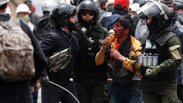Fuerzas Armadas patrullan calles de Bolivia para frenar violencia