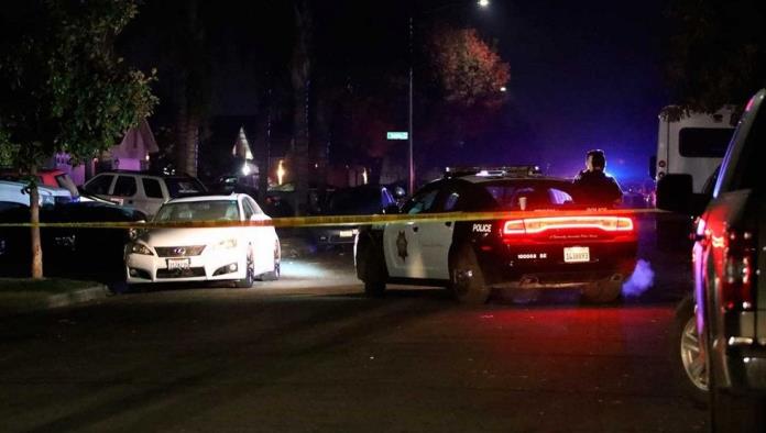 Mientras veían partido de futbol americano los atacan a balazos en California; hay 4 muertos