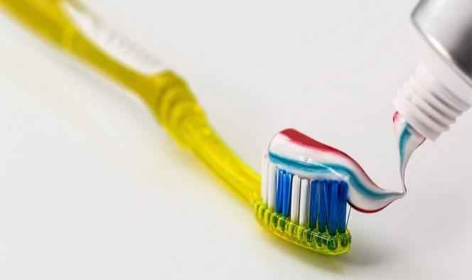 Lavarse los dientes con frecuencia reduciría problemas cardíacos