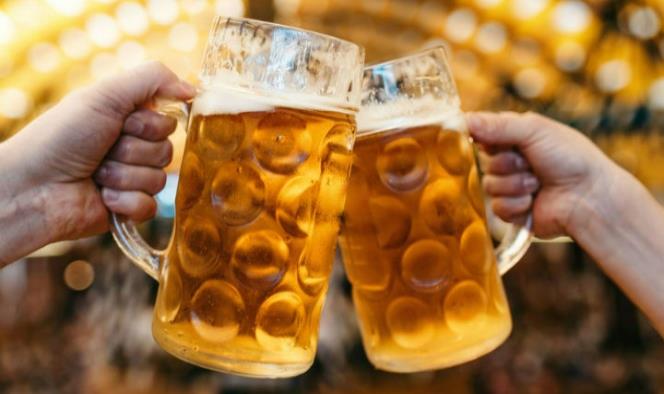 Crean cerveza que no provoca cruda y con anticancerígenos