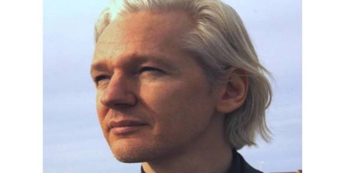 Gobierno de EU prepara cargos contra Julian Assange