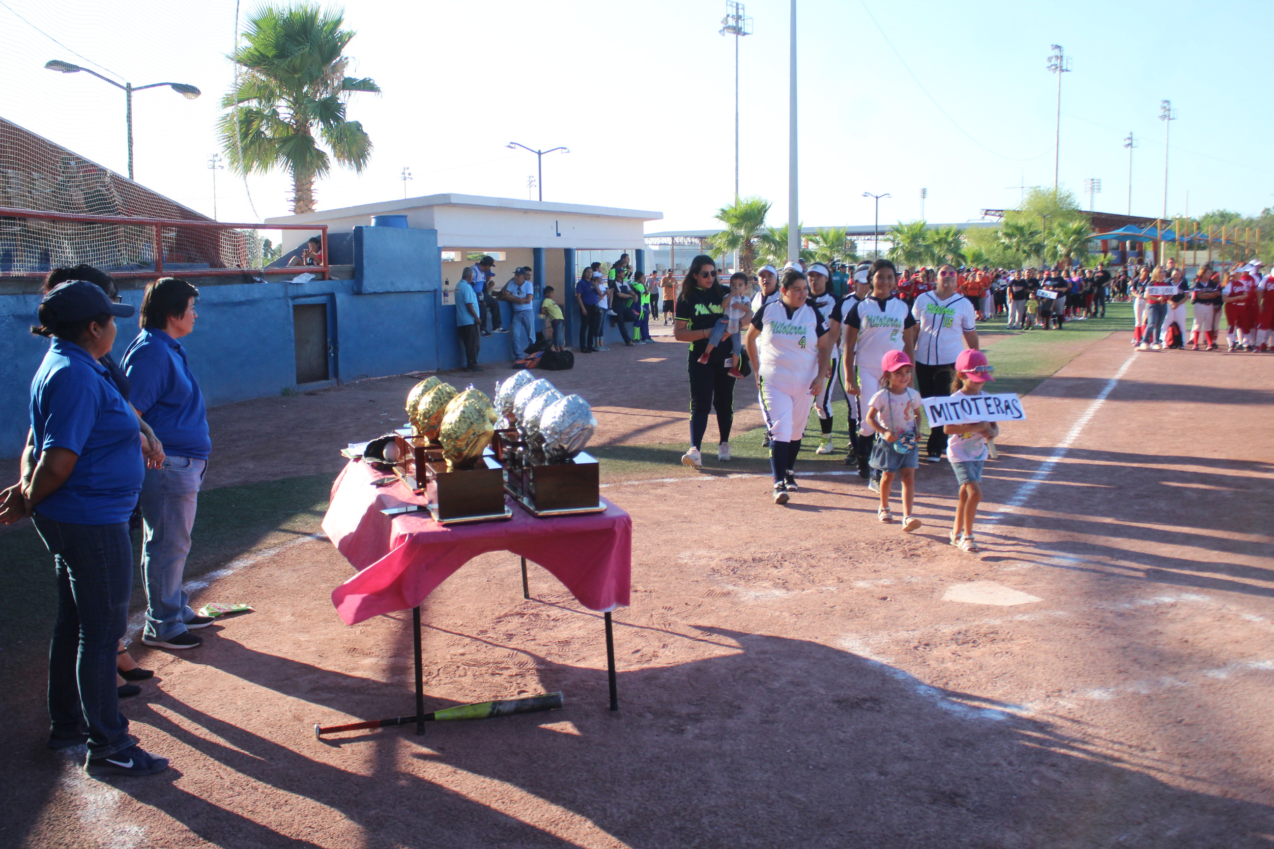 Inauguran la liga municipal femenil