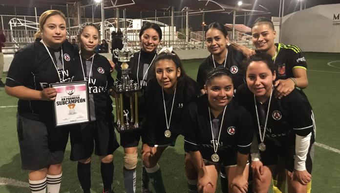 Chicas Las Clovers se coronan campeonas