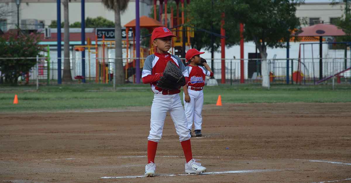 Ángel Moreno líder de bateo