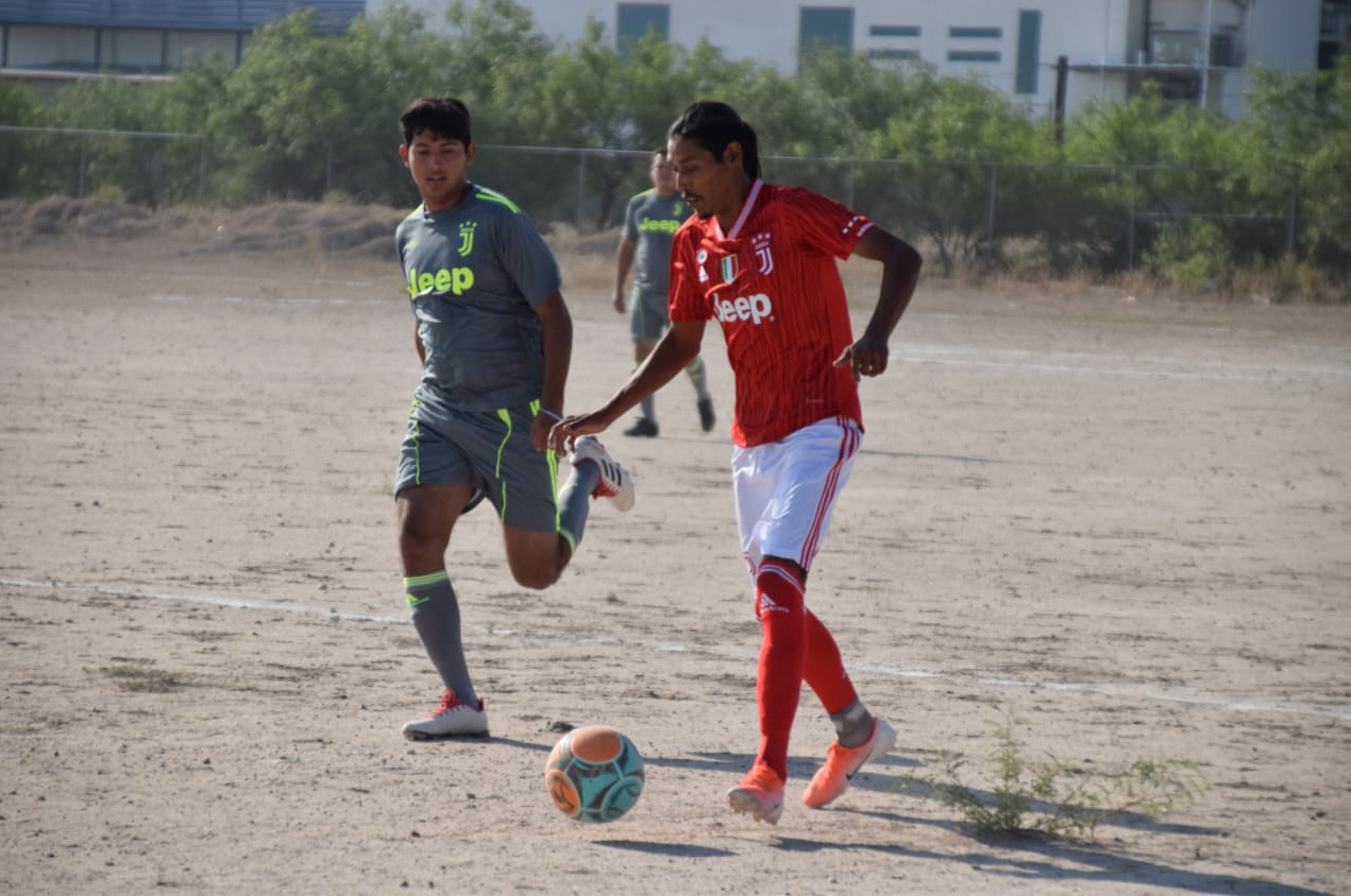 En las acciones de la liga municipal Deportivo Jiménez mejor que San José