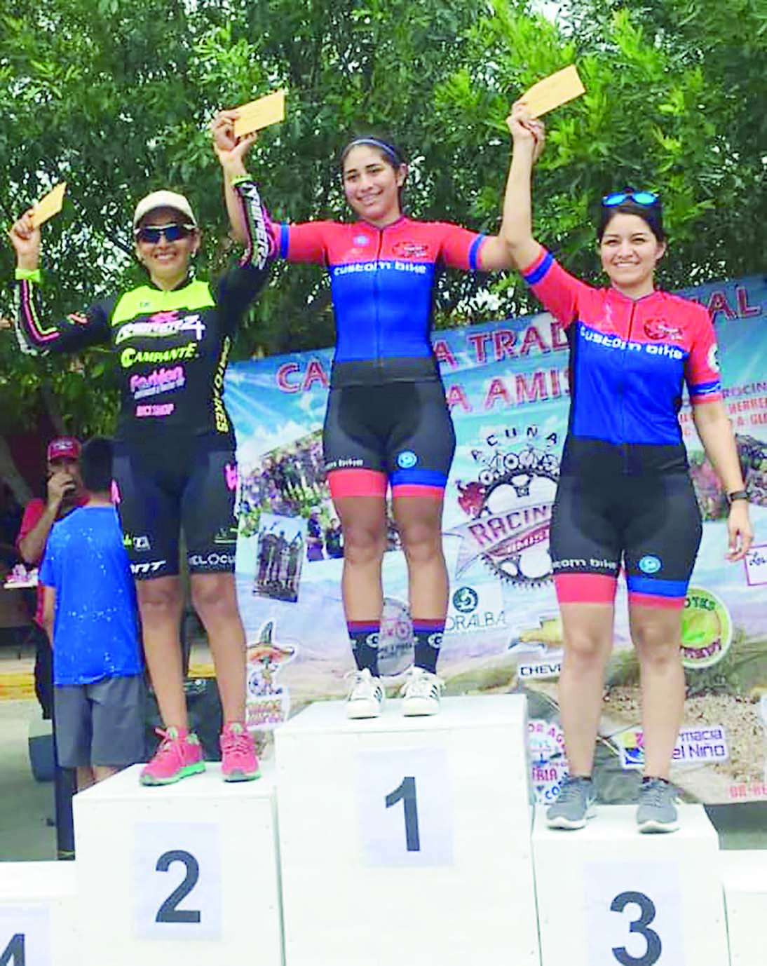 Éxito en carrera de ciclismos, cumplen el reto GIGI