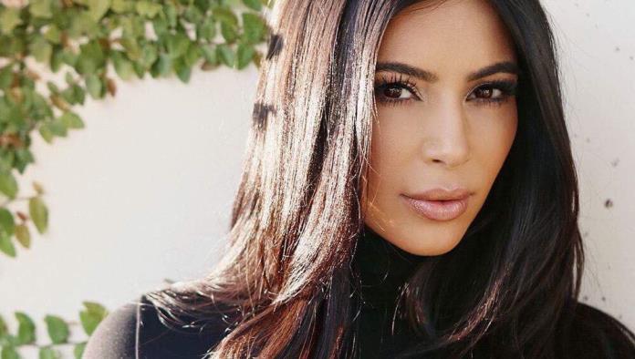 Fans se burlan de Kim Kardashian por foto de su adolescencia