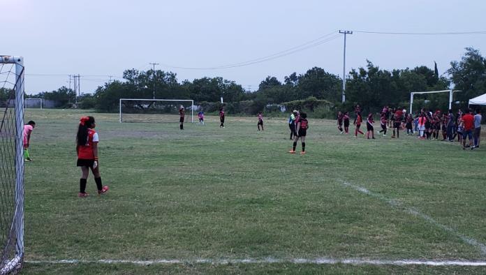 Deportivo Arsenal  golea 8-0 a Guerreros