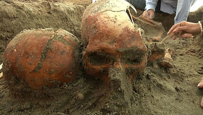 Encuentran restos humanos de tiempos prehispánicos en una playa de México
